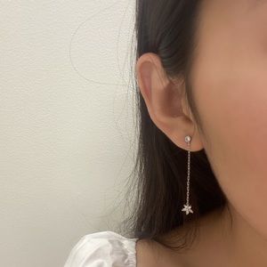 Boutique Daisy Dangle Earrings